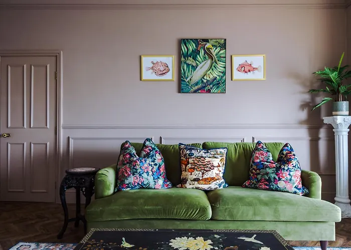 Russell Court By Orenda-Luxe