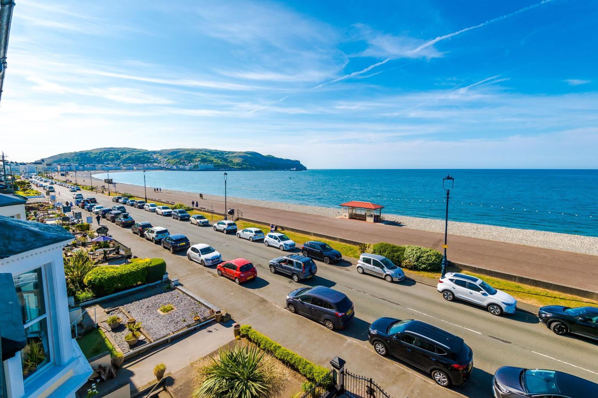 Russell Court By Orenda-luxe Aparthotel Llandudno